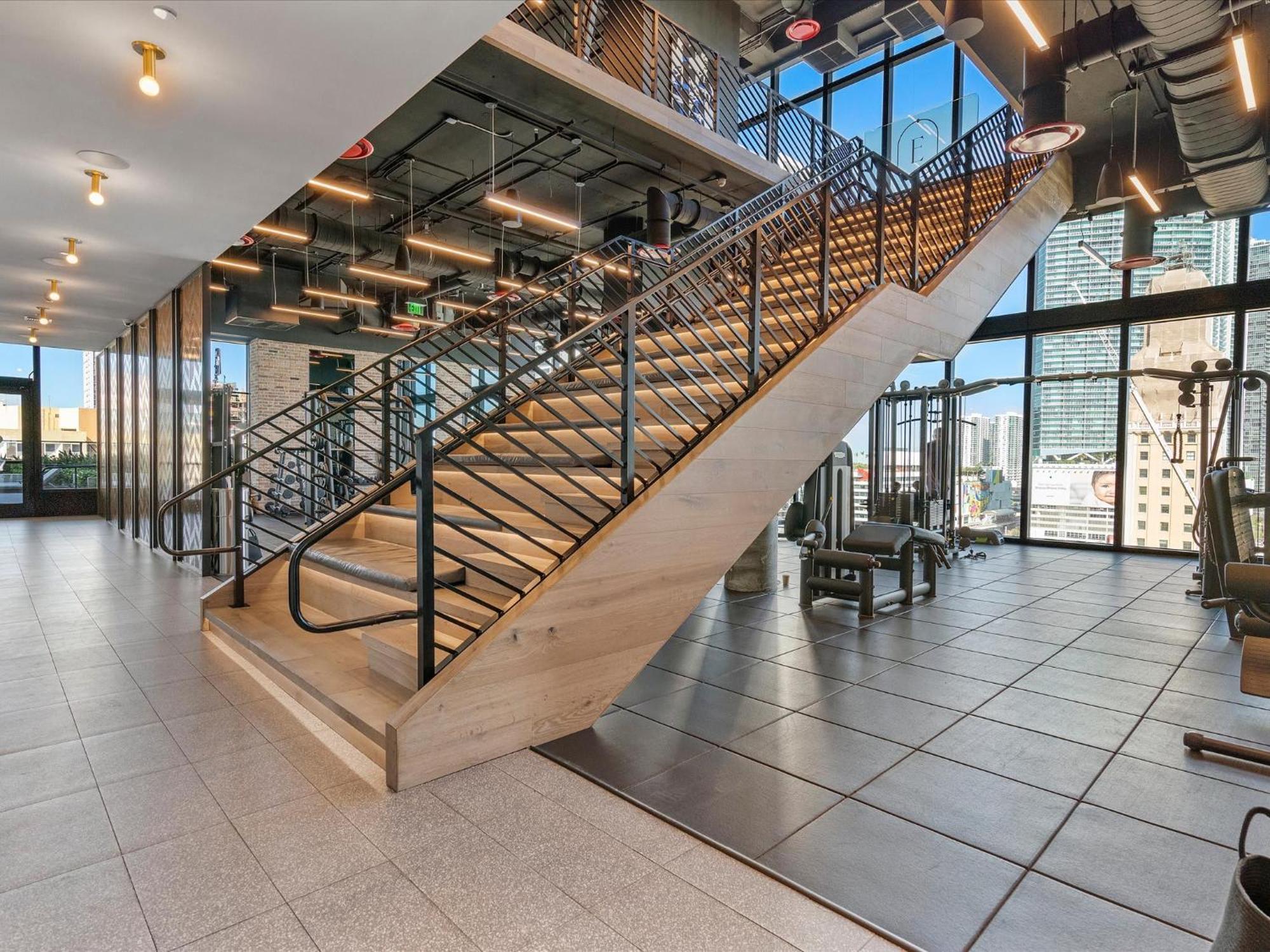 Mvr - Walkable Downtown Gem With Breathtaking Views Appartamento